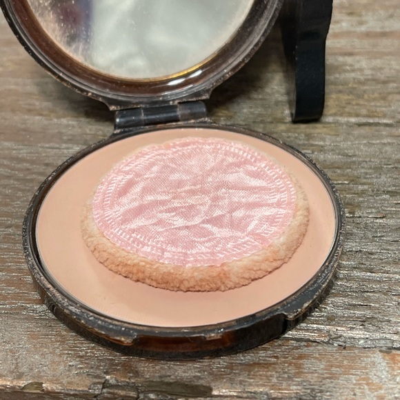 Vintage 50s Hazel Bishop Medium Rachel Pressed Powder Compact -Estate Sale Find - Picture 8 of 9